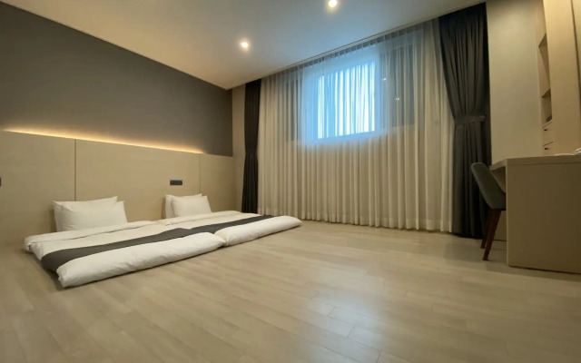 New Donghae Hotel