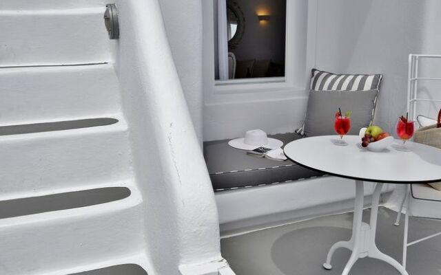 Kirini Suites & Spa Hotel