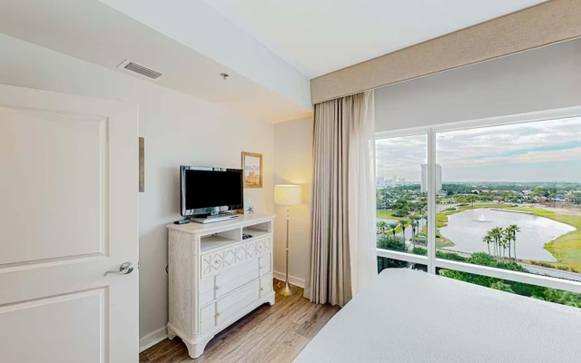 Luau II 6832/6834 - Sunset Suite