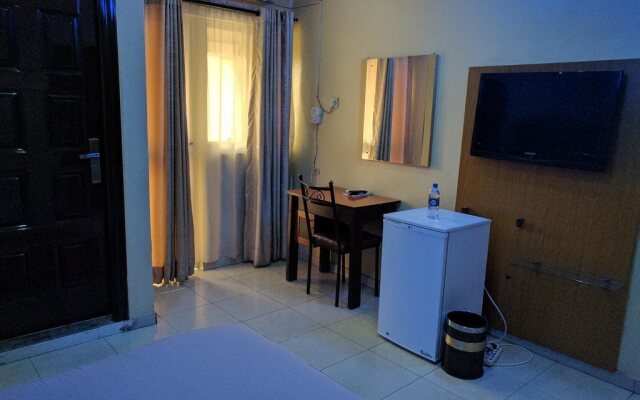 Msquare Whitehouse Hotel