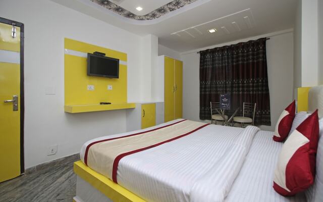 OYO 8743 Hotel Ravi Palace