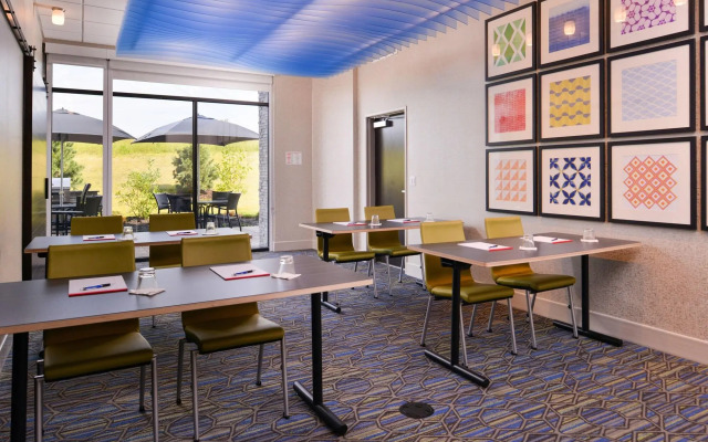 Holiday Inn Express & Suites Olathe West by IHG