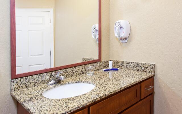 Candlewood Suites Lexington, an IHG Hotel