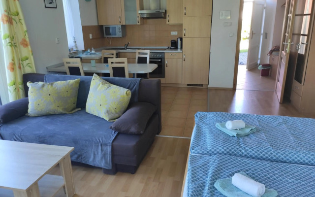 Lipno Riviéra - Myši v botě