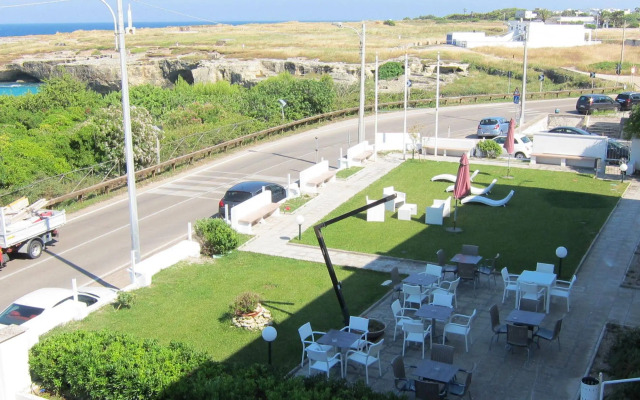Oasis Park Hotel