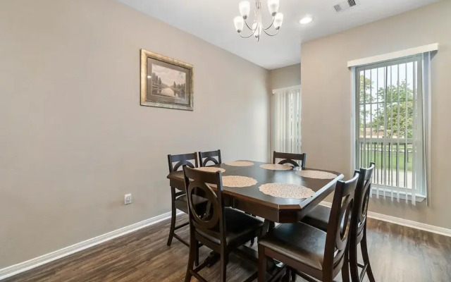 Experience a First Class Stay - 2 BDRM