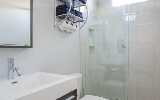 Apartment off St. Philip Walk Everywhere