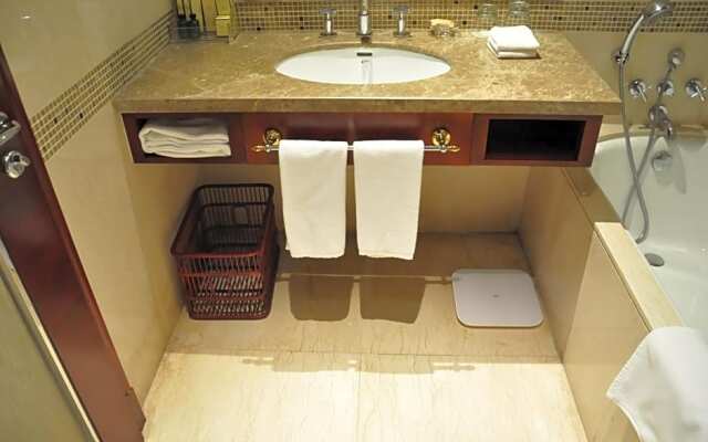 Qingdao Jinshan We+ Holiday Apartment (Wusi Square)