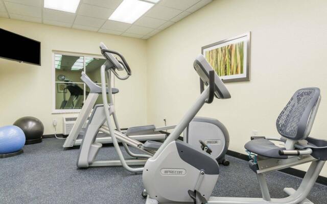 Days Inn by Wyndham Cadiz