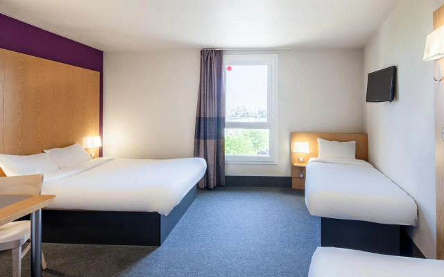 B&B HOTEL Paris Romainville Noisy-le-Sec
