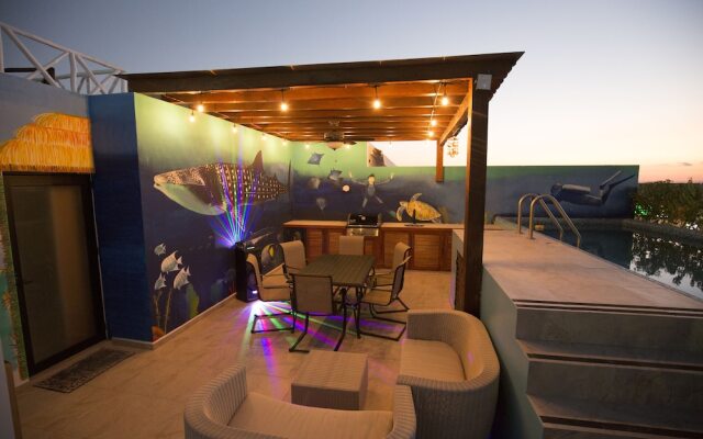 The City Condos by Playa Paradise