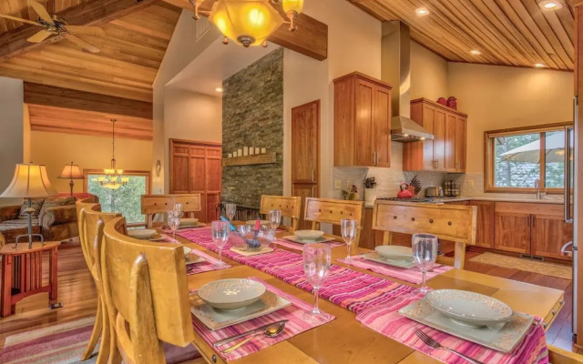 2 Tan Oak-Hot Tub-3BR/2BA