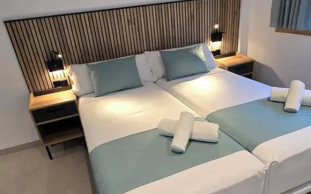 Hostal Rambla 24 by Holihome