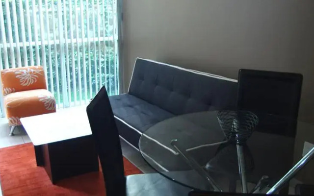 Triumph Tower 2 Loft - Las Quintas