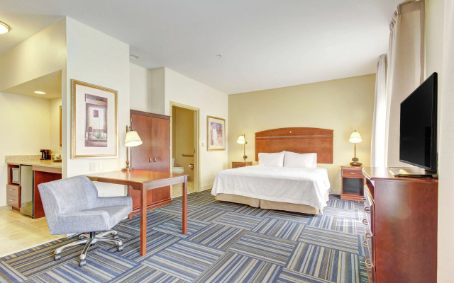 Hampton Inn & Suites Alexandria