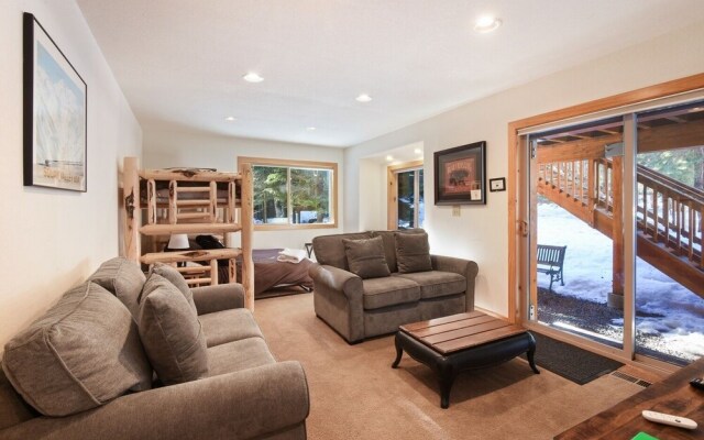 Cottonwood Place Vacation Home by RedAwning
