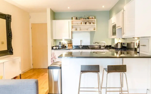Lovely 1br Home, Located in Farringdon, 2 Guests