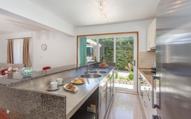Beautiful Apartment in Malinska With Wifi and 2 Bedrooms
