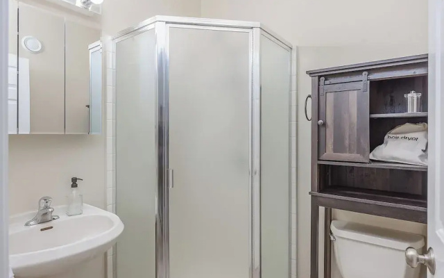 2BR Home w/ Fireplace, Streaming, Dogs Allowed