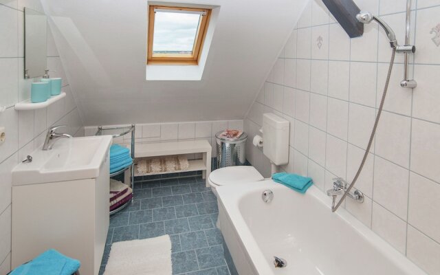 Apartment in Ilmenau With Garden, Terrace, Bbq, Deckchairs