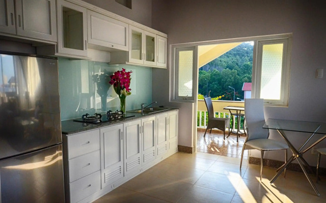 The Wind Resort - Tropical Hillside Escape