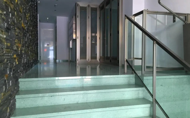 Hierro 19 Las Canteras Beach. Parking Available