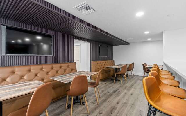 Super 8 by Wyndham Kissimmee-Orlando