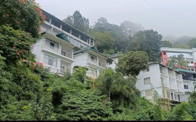 Mist Inn Resort