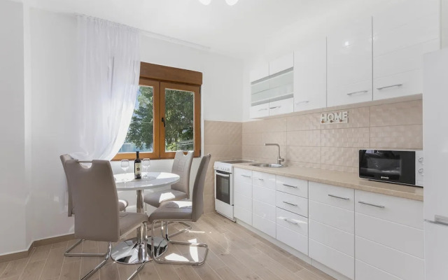 Muo Sea Front Apartments Kotor