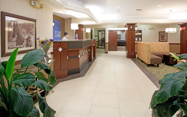 Holiday Inn Express & Suites Garden City