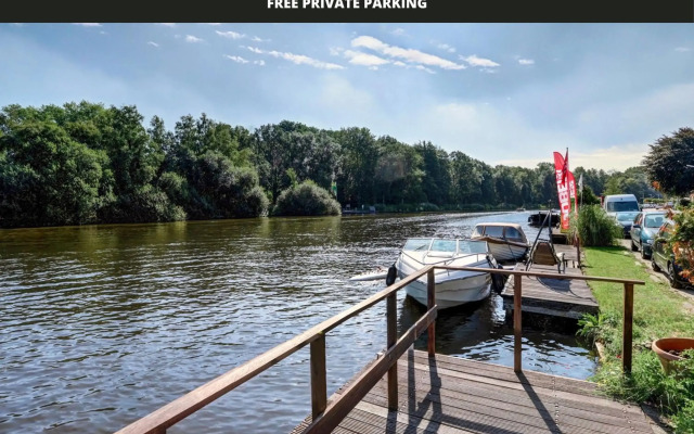 Amsterdam Lake Hotel