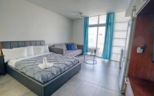 Private Apartment at the Congress