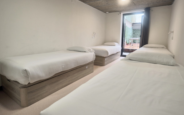 Ideal Youth Hostel