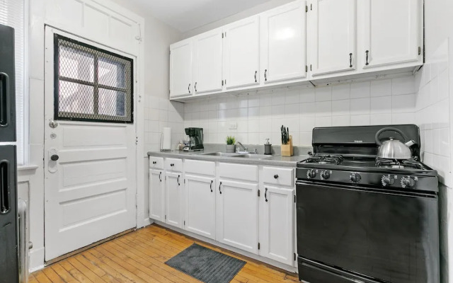 1BR Explore Town in Loyola Park