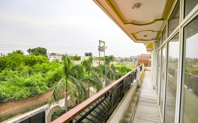 Fabhotel Kriti Green