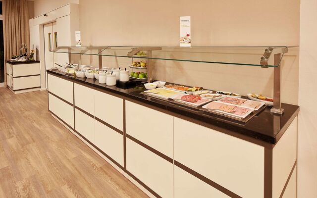 Отель Four Points Flex by Sheraton Goettingen