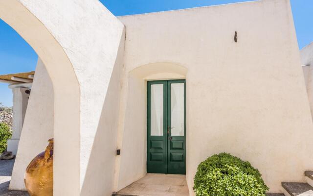 Romantic Flat with Pool