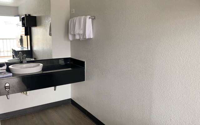 Studio 6 Albuquerque, NM – Midtown