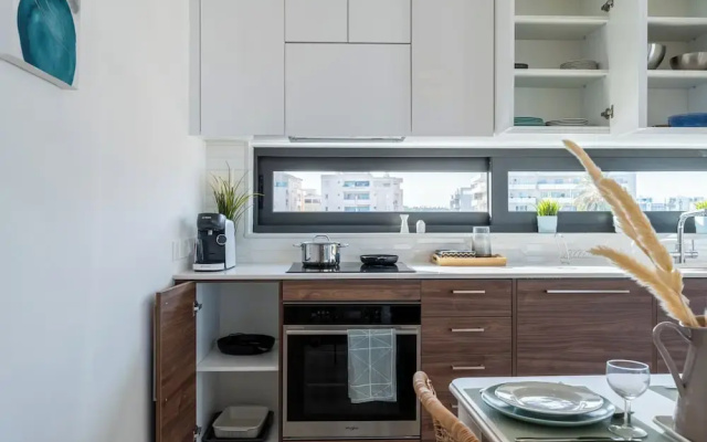 Thálassa 2-BR Apt. & Balcony in Larnaca
