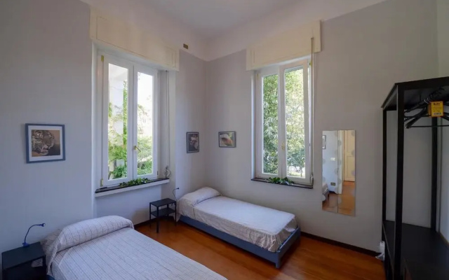 Rebecca Apartment Furnished With Taste in Stresa City Center