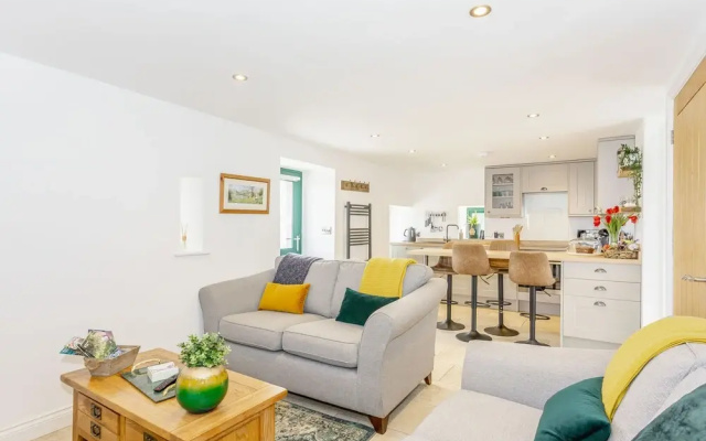 Pogles Wood Cottage