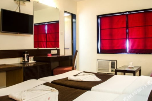 OYO 446 Mas Hotel