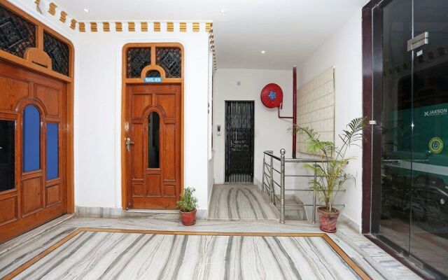 OYO Flagship 120 Gupta Inn Cantonment