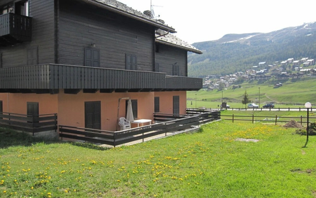 Quite House near Ski Slopes & Hiking Trails