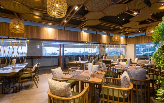 Journeyhub Phuket Patong Hotel