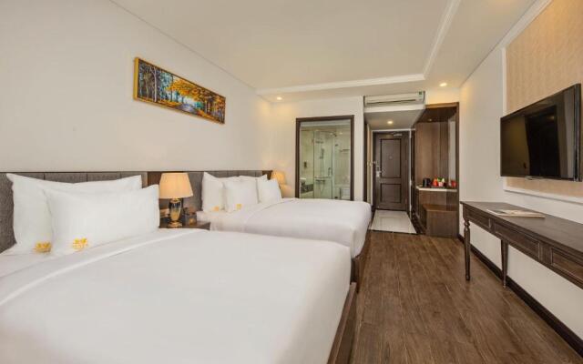Santa Luxury Hotel
