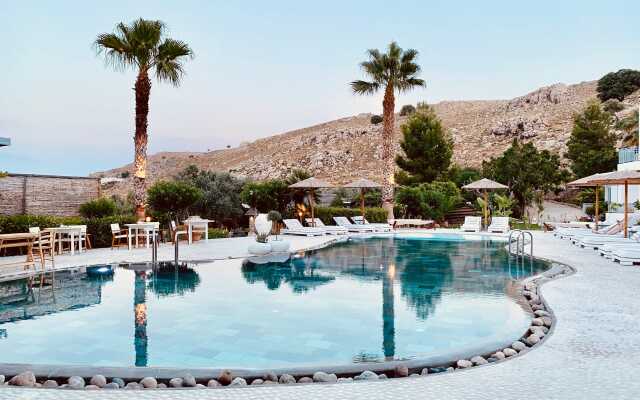 Caesars Gardens Hotel & Spa