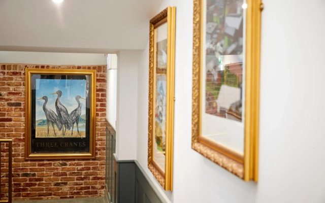 Three Cranes Serviced Apartments
