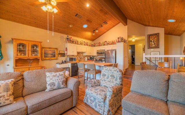 Lakefront Viking Oasis Condo