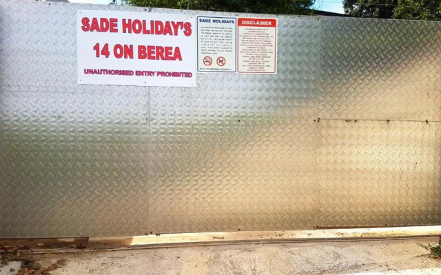 Sade Holidays - 14 A on Berea Manaba Margate